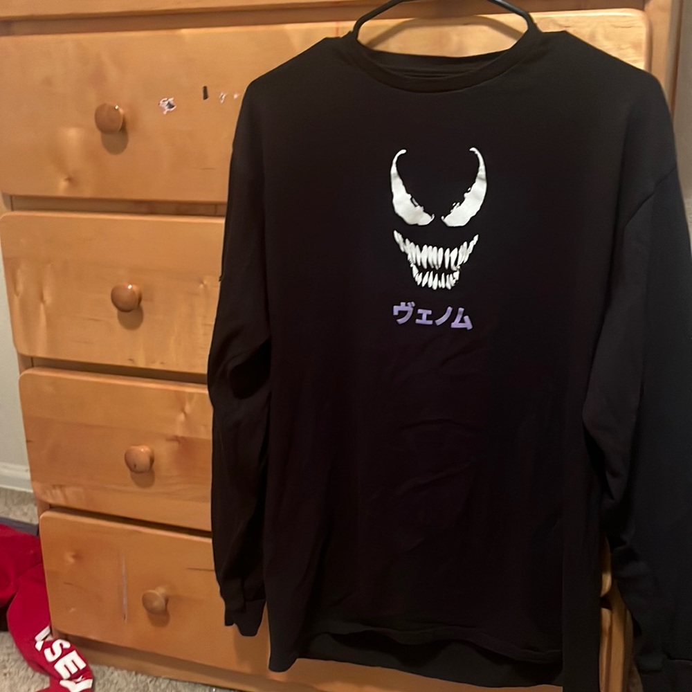 Men’s large marvel long sleeve tee